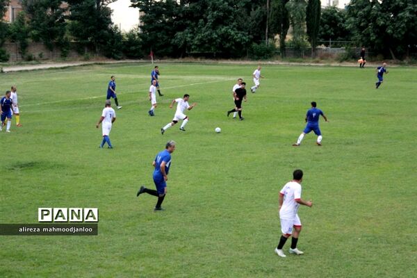 مسابقات فوتبال پیشکسوتان در گلوگاه