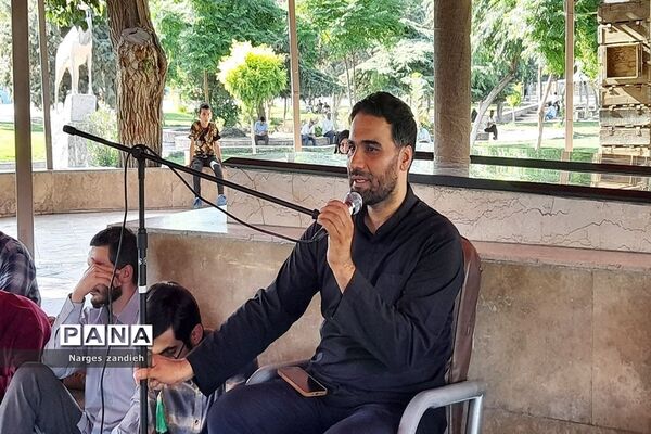 قرائت دعای پرفیض عرفه در بوستان شهدای گمنام ملارد