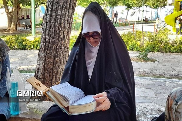 قرائت دعای پرفیض عرفه در بوستان شهدای گمنام ملارد
