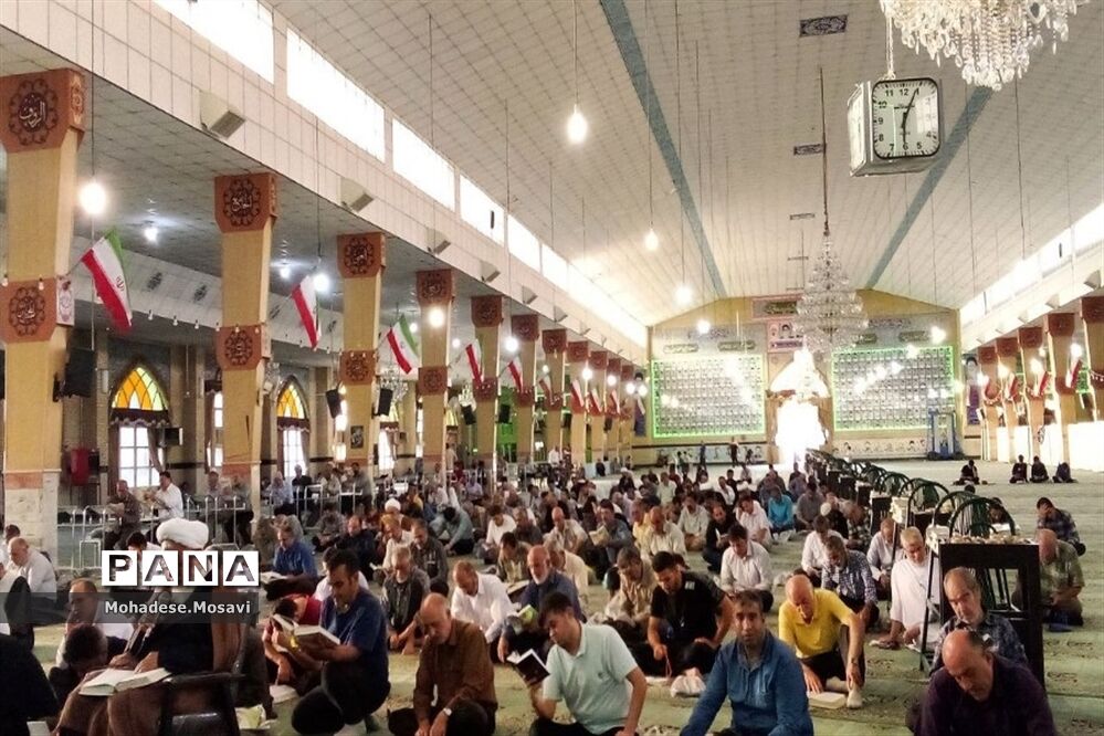برگزاری دعای عرفه در مصلی امام خمینی(ره) پاکدشت