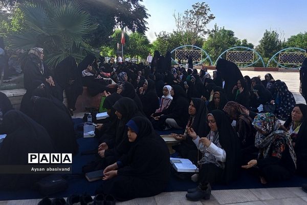 برگزاری مراسم دعای پرفیض عرفه در گلزار شهدای‌ شهرستان‌قرچک