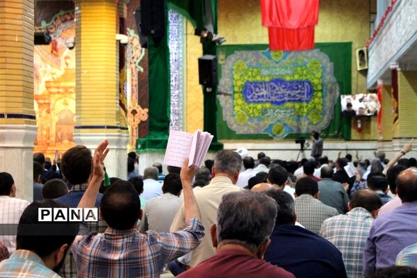 مراسم دعای عرفه در زنجان