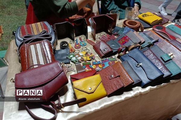 افتتاحیه غرفه‌های صنایع دستی در شهرستان‌قرچک