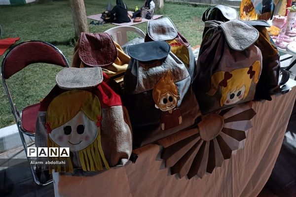 افتتاحیه غرفه‌های صنایع دستی در شهرستان‌قرچک