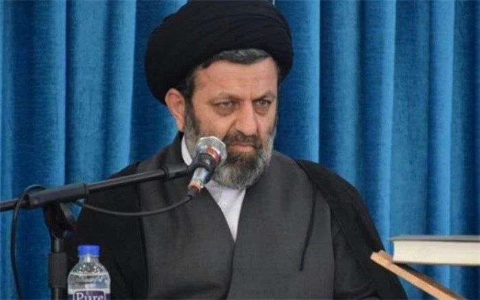 تحول‌آفرینی جامعه در دست معلمان است