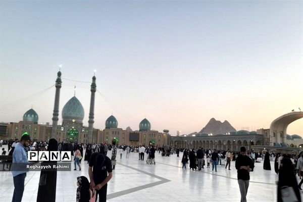 حال و هوای مسجد جمکران و کوه خضر نبی در روز عرفه