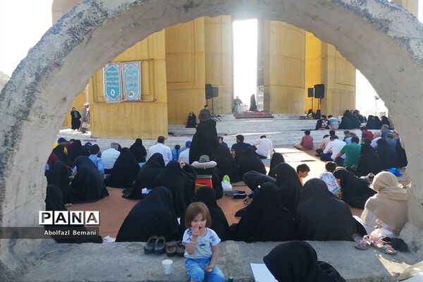حال و هوای مسجد جمکران و کوه خضر نبی در روز عرفه