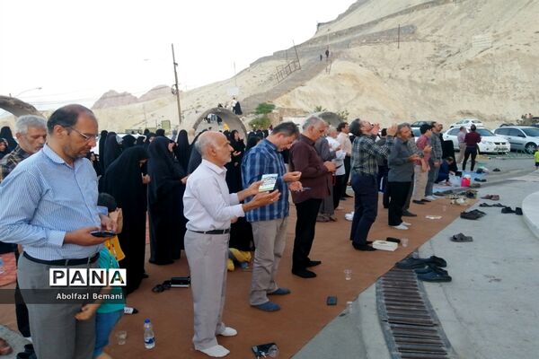 حال و هوای مسجد جمکران و کوه خضر نبی در روز عرفه