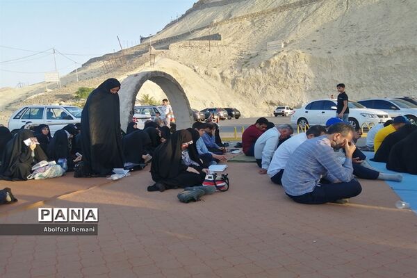 حال و هوای مسجد جمکران و کوه خضر نبی در روز عرفه