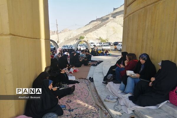 حال و هوای مسجد جمکران و کوه خضر نبی در روز عرفه