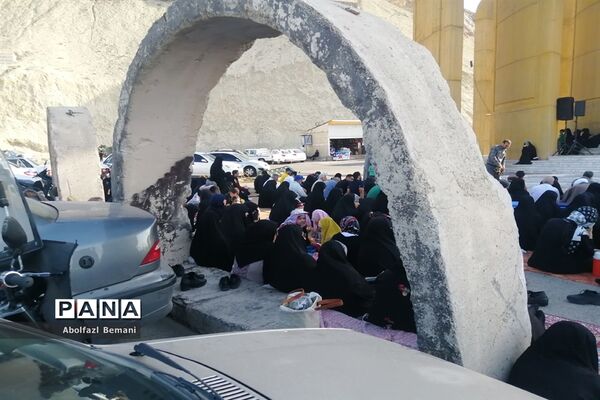 حال و هوای مسجد جمکران و کوه خضر نبی در روز عرفه