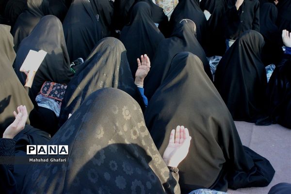 مراسم دعای عرفه در گلزار مطهر شهدای اراک