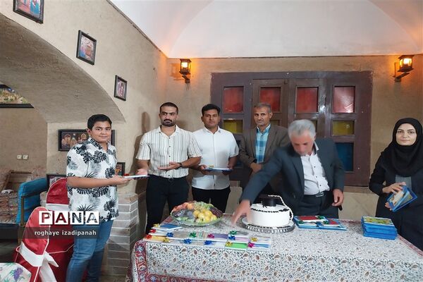 برگزاری جشن پایان سال تحصیلی کلاس ششمی‌ها در دبستان منتظرقائم خاتم