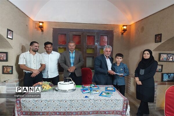 برگزاری جشن پایان سال تحصیلی کلاس ششمی‌ها در دبستان منتظرقائم خاتم