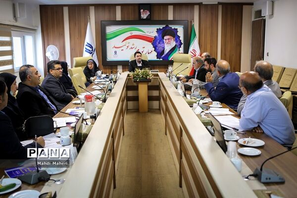 نشست کارگروه تخصصی بررسی قوانین و مقررات مرتبط با آموزش و پرورش و شهرداری‌ها
