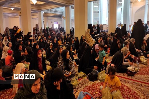 مراسم دعای پرفیض عرفه در حرم مطهر حضرت شاهچراغ (ع)