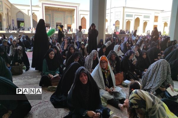 مراسم دعای پرفیض عرفه در حرم مطهر حضرت شاهچراغ (ع)