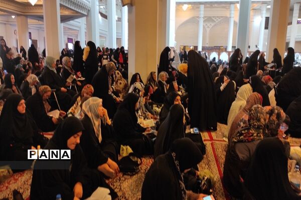 مراسم دعای پرفیض عرفه در حرم مطهر حضرت شاهچراغ (ع)
