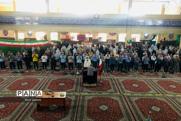 نماز عید قربان در مصلی صاحب‌الزمان شهرستان بهارستان