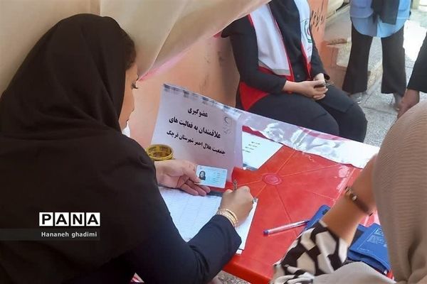 برپایی ایستگاه‌سلامت توسط جمعیت هلال‌احمر قرچک در روستای ولی‌آباد