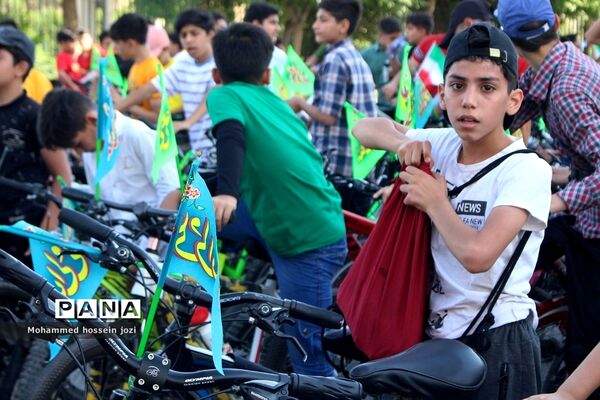همایش دوچرخه‌سواری «پدر و پسری» در قم