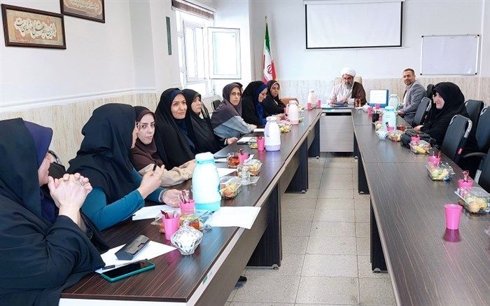 نقش مدیران در امر تربیت از هر رسانه‌ای بیشتر است