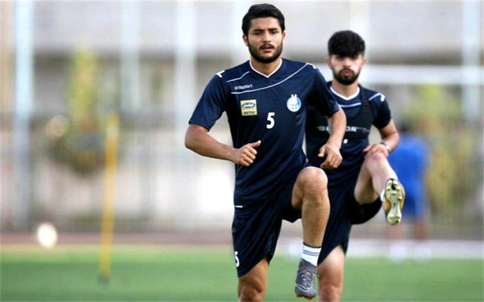 مدافع باتجربه استقلال جدا شد