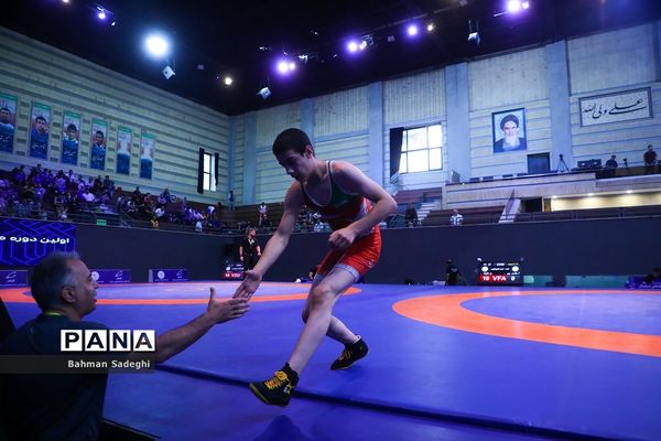 روز پایانی اولین جشنواره کشتی آزاد خردسالان جام پهلوانک‌ها