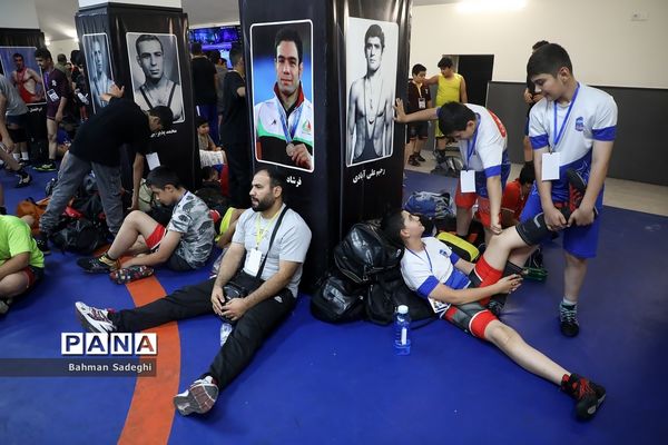 روز پایانی اولین جشنواره کشتی آزاد خردسالان جام پهلوانک‌ها