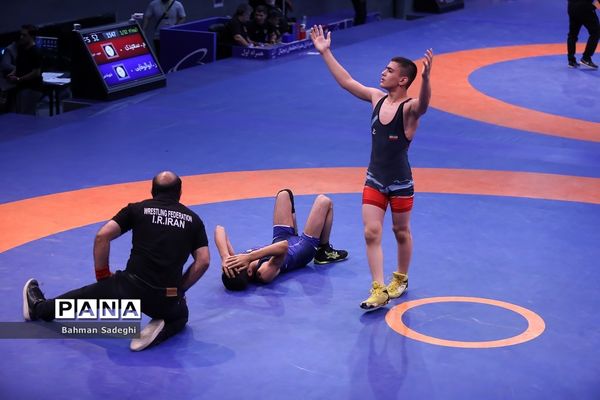 روز پایانی اولین جشنواره کشتی آزاد خردسالان جام پهلوانک‌ها