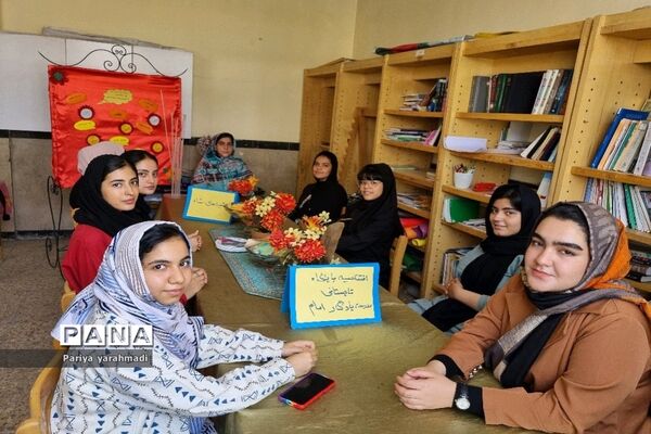 جلسه هم‌اندیشی افتتاحیه پایگاه تابستانی آموزشگاه یادگار امام (ره) شهرستان‌ ورامین