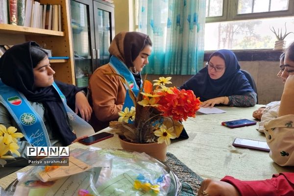 جلسه هم‌اندیشی افتتاحیه پایگاه تابستانی آموزشگاه یادگار امام (ره) شهرستان‌ ورامین