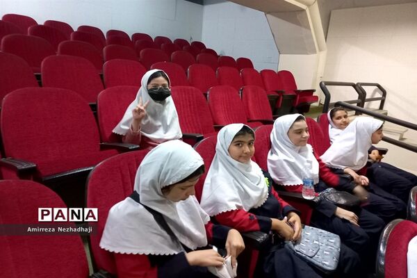مراسم تجلیل از برگزیدگان چهل‌و‌یکمین دوره از مسابقات قرآن، عترت و نماز و فرهنگی هنری