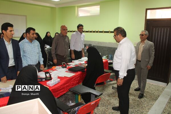 بازدید معاون پژوهش، برنامه‌ریزی و توسعه منابع انسانی آموزش و پرورش استان بوشهر از روند بررسی مدارک آزمون استخدامی