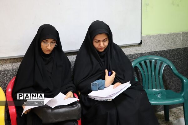 بازدید معاون پژوهش، برنامه‌ریزی و توسعه منابع انسانی آموزش و پرورش استان بوشهر از روند بررسی مدارک آزمون استخدامی