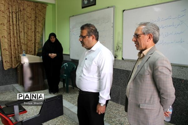 بازدید معاون پژوهش، برنامه‌ریزی و توسعه منابع انسانی آموزش و پرورش استان بوشهر از روند بررسی مدارک آزمون استخدامی