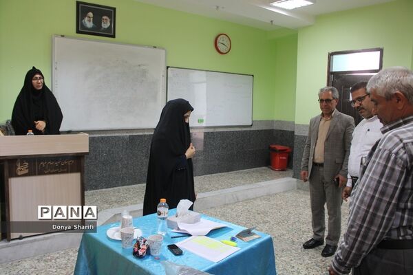 بازدید معاون پژوهش، برنامه‌ریزی و توسعه منابع انسانی آموزش و پرورش استان بوشهر از روند بررسی مدارک آزمون استخدامی