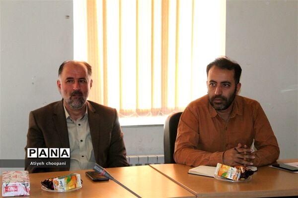 نشست دانش‌آموزان مجلس دانش‌آموزی با مسئولان سازمان دانش‌آموزی شهر تهران