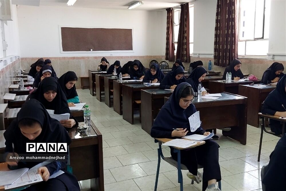 شرکت بیش از ۳۵۰ هزار دانش‌آموز در آزمون دبیرستان‌ها و هنرستان‌های نمونه دولتی