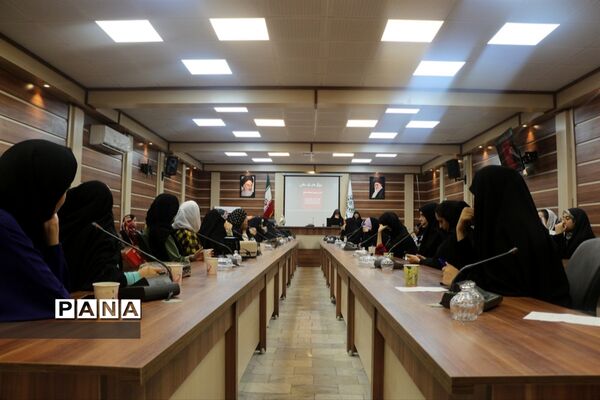 آخرین جلسه آموزش عکاسی مقدماتی ویژه دختران