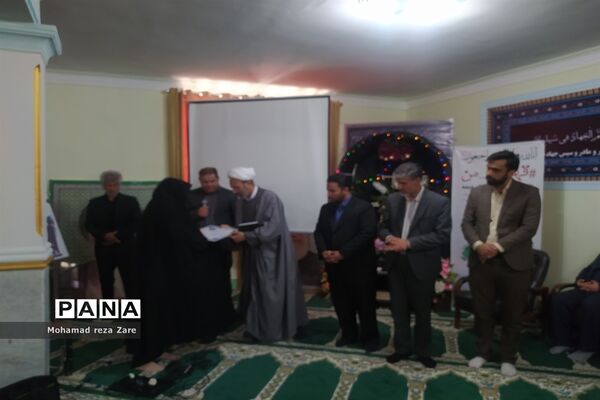 مراسم ترحیم دانش‌آموز قهرمان کاشمری