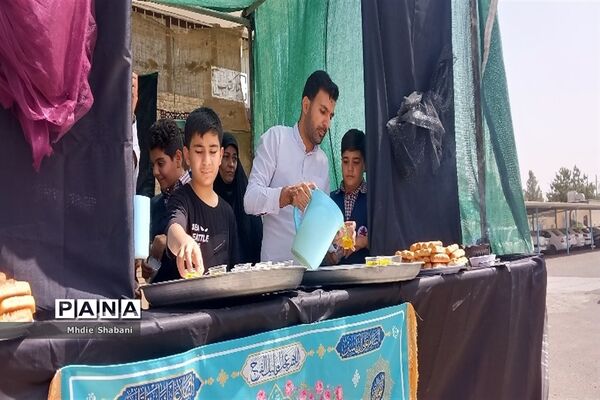 مراسم ترحیم دانش‌آموز قهرمان کاشمری