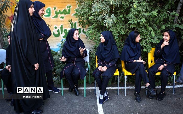 امسال باید 60 هزار مدرسه تحت پوشش طرح «یاریگران زندگی» قرار بگیرند