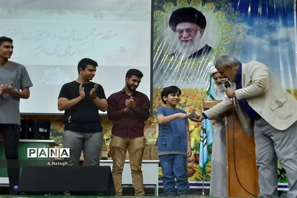 جشن فارغ‌التحصیلی پایه دوازدهم مدرسه ۱۷ شهریور