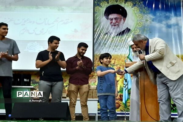 جشن فارغ‌التحصیلی پایه دوازدهم مدرسه ۱۷ شهریور