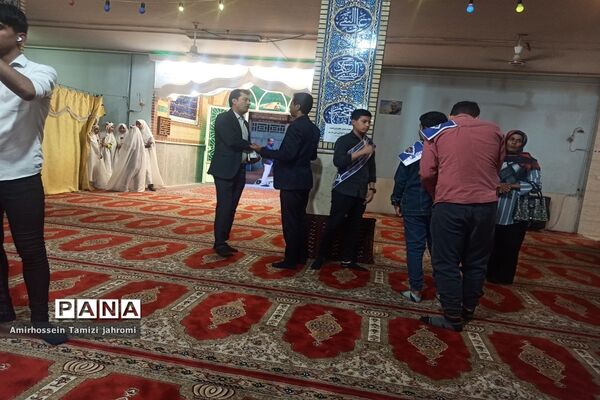 اجرای طرح مسجدمحوری همراه با میز خدمت معاونان اداره آموزش و پرورش ناحیه 3 در مسجد‌الرضا