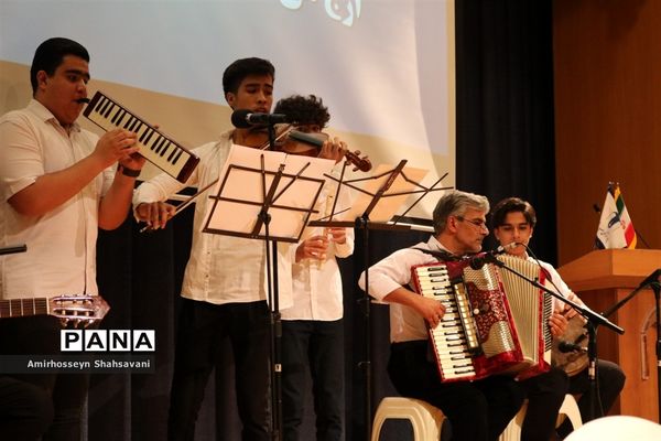 مراسم تجلیل از برگزیدگان چهل‌ویکمین جشنواره فرهنگی‌ هنری ناحیه۶ مشهد