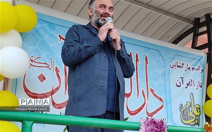 دستورالعمل سعادت آفرین برای انسان‌ها قرآن است