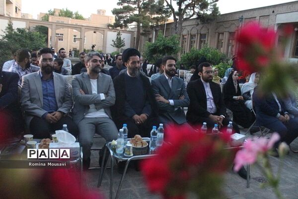محفل شعر «سایه بوتراب»