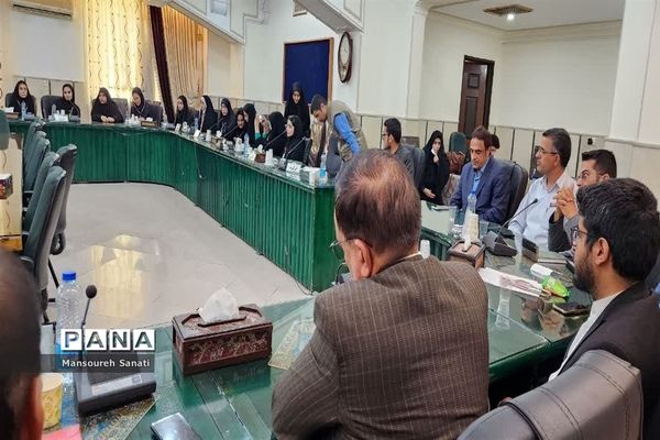 برگزاری دومین نشست مجلس دانش‌آموزی دختران استان یزد
